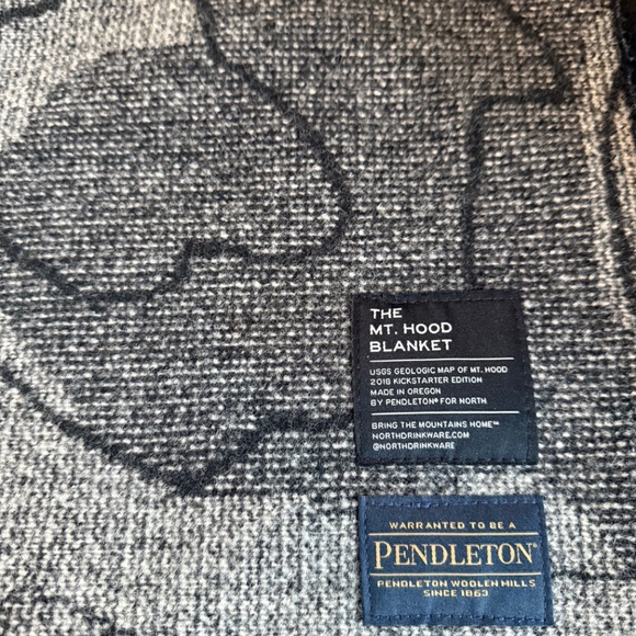 Pendleton MT HOOD Blanket Limited Production - Picture 3 of 5